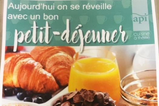 Les 6èmes de St Louis prennent un petit déjeuner équilibré
